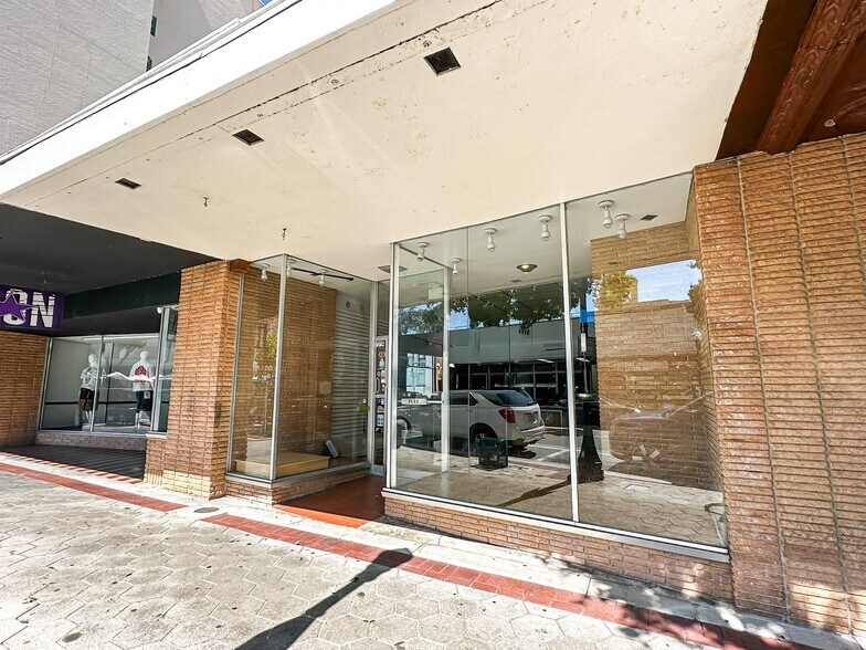 More Photos Of 121 S Kentucky Ave, Lakeland Storefront For Lease