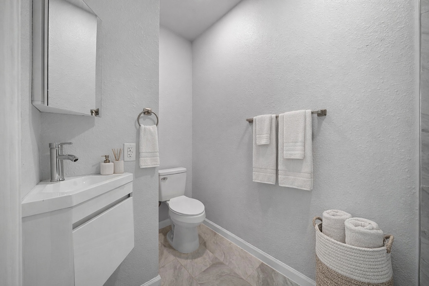 More Photos Of 2805 Church st, Galveston Apartments For Sale