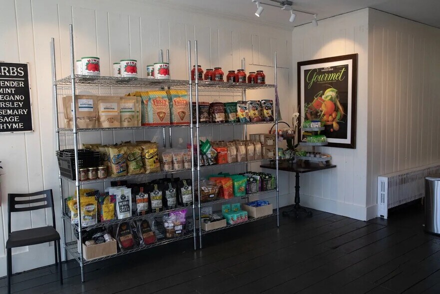 More Photos Of 597-599 Roger Williams Ave, Highland Park Storefront For Lease
