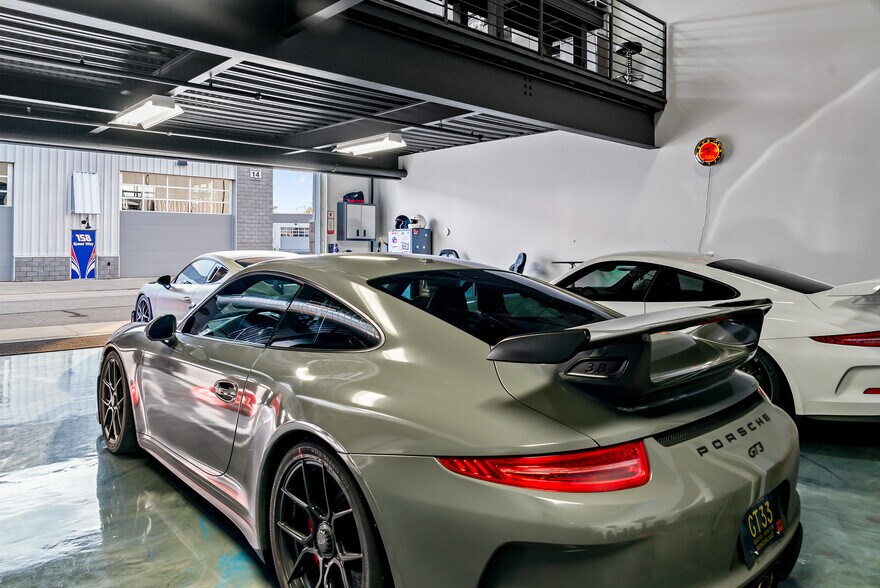 More Photos Of 154 W Speed Way, Pontiac Parking Garage For Sale