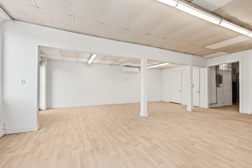 More Photos Of 231 E Elm St, Hillsboro Loft Creative Space For Lease