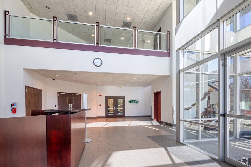 More Photos Of 1391 Corporate Dr, Mchenry Office For Sale
