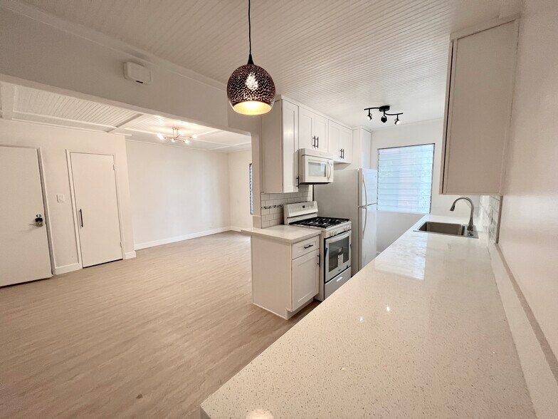 More Photos Of 726 N Alfred St, West Hollywood Apartments For Sale