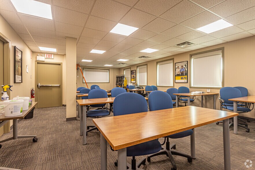 More Photos Of 15712 112 Ave, Edmonton Office For Sale