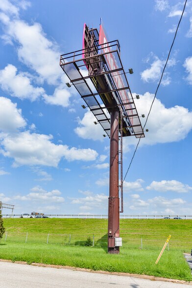 More Photos Of 6556 Jonas Pl, Berkeley Warehouse For Sale