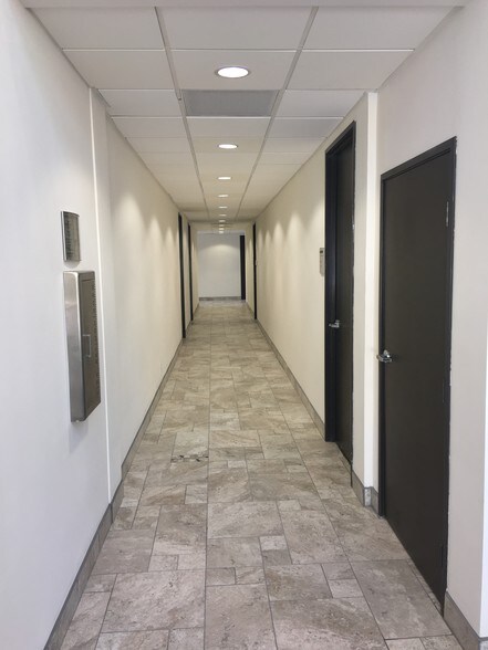 More Photos Of 468 Pennsfield Pl, Thousand Oaks Office For Sale