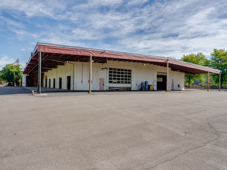 More Photos Of 16700 S Highway 99W, Amity Distribution For Sale