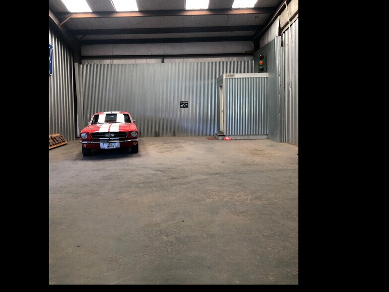 More Photos Of 3014 US Hwy 59 South, Livingston Manufacturing For Sale