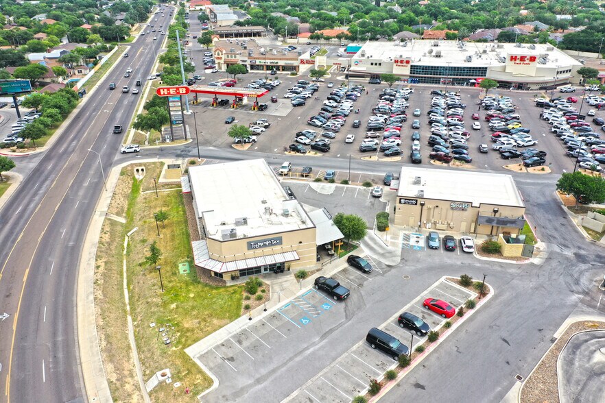 More Photos Of 7709 McPherson Rd, Laredo Freestanding For Sale