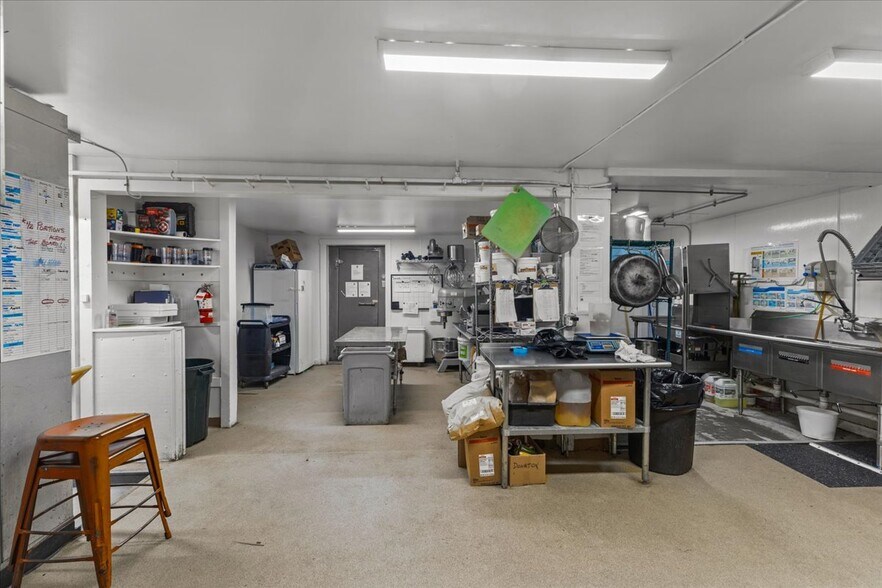 More Photos Of 454 Mountain Rd, Stowe Convenience Store For Sale