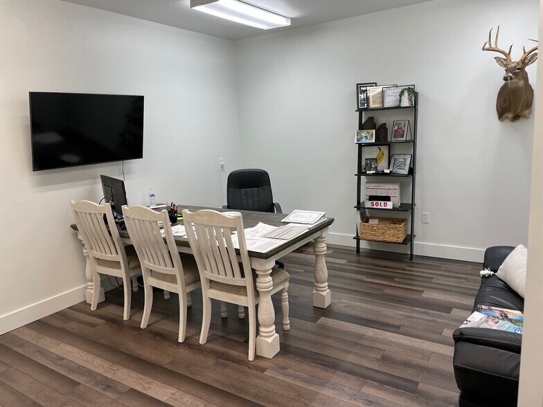 More Photos Of 800 E Main St, Russellville Office For Sale