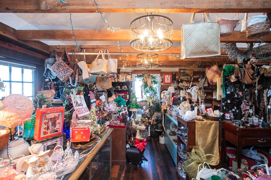 More Photos Of 1119 S Main St, Columbia Flex For Sale