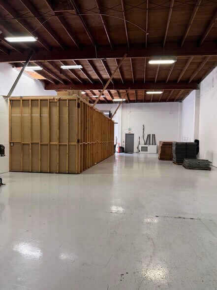 More Photos Of 280 Wattis Way, South San Francisco Manufacturing For Lease