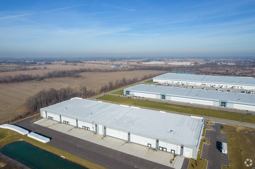 More Photos Of 6215-6275 Winchester Blvd, Canal Winchester Distribution For Lease