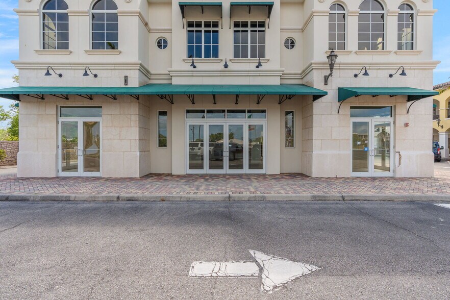 More Photos Of 3976 Destination Dr, Osprey Storefront For Sale