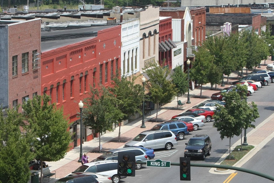 More Photos Of 100-110 N Hamilton St, Dalton Office For Lease