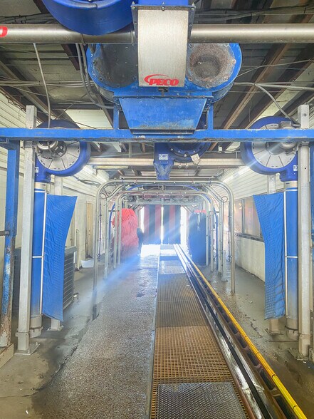 More Photos Of 9 Pass Rd, Gulfport Carwash For Sale