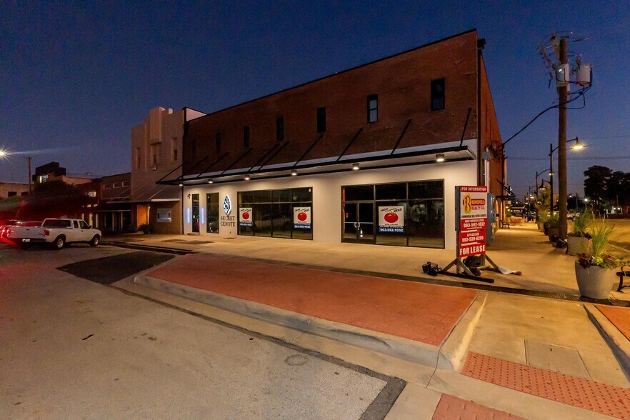 Primary Photo Of 201 E Commerce St, Jacksonville Storefront For Lease