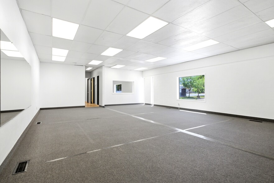 More Photos Of 1360 S Main St, Salt Lake City Freestanding For Lease