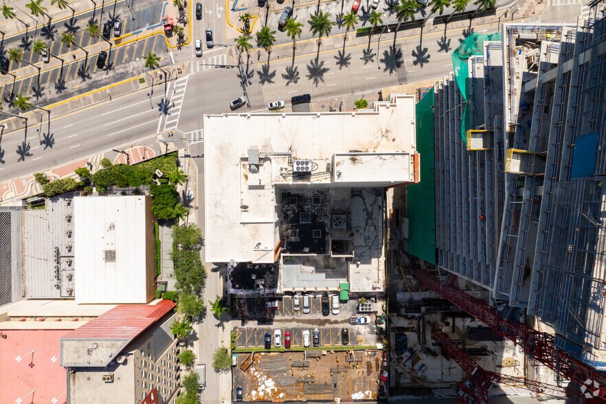 More Photos Of 340 Biscayne Blvd, Miami Hotel For Sale