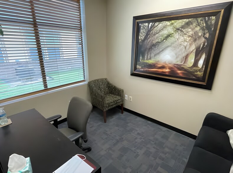 More Photos Of 901 Cypress Creek Rd, Cedar Park Medical For Sale