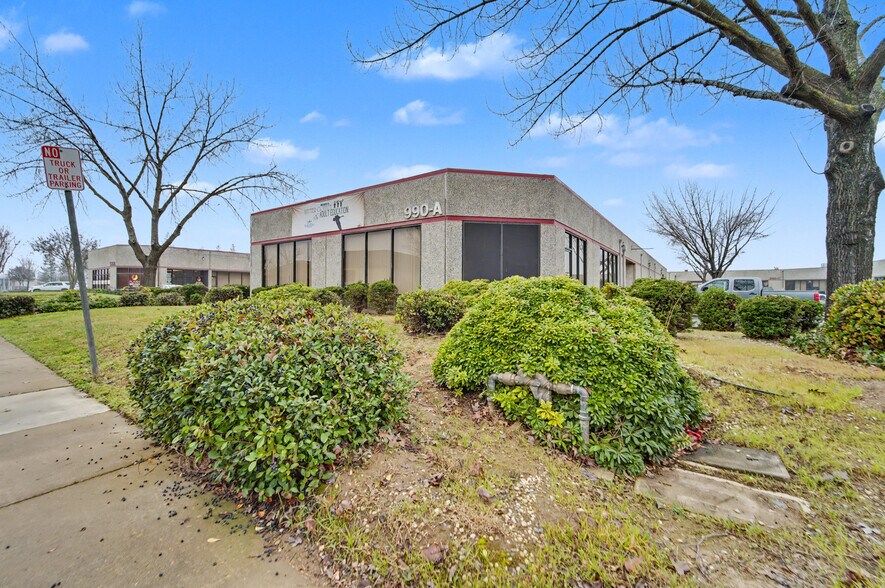 More Photos Of 990 Klamath Ln, Yuba City Flex For Lease