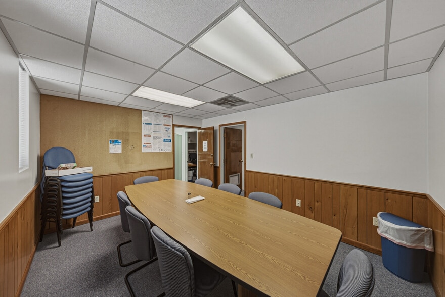More Photos Of 215 Mary Reckeweg Way, Bartow Office For Sale