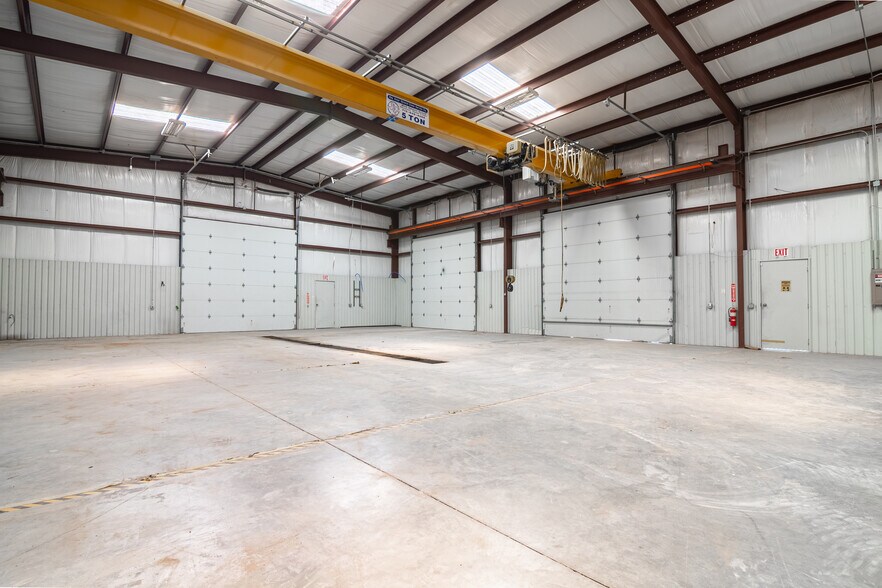 More Photos Of 10691 W Murphy St, Odessa Industrial For Lease