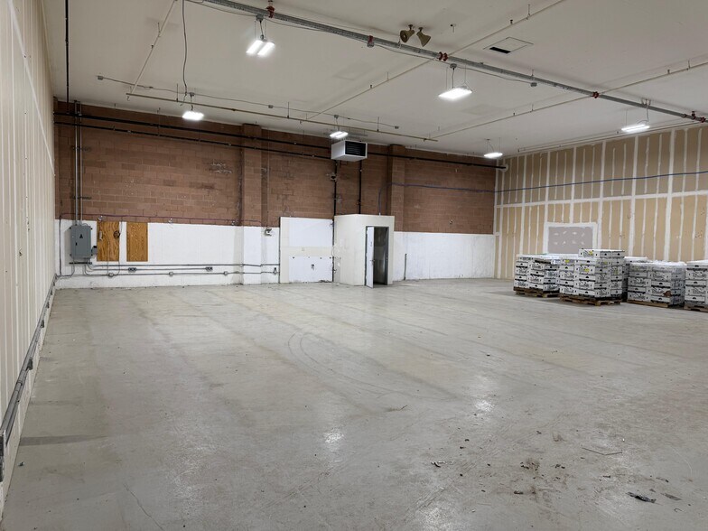 More Photos Of 351 Spook Rock Rd, Suffern Warehouse For Lease