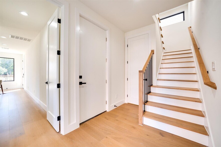 More Photos Of 3825 Munger Ave, Dallas Multifamily For Sale