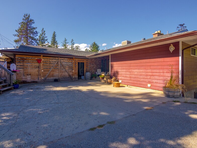 More Photos Of 1580 Chapman Rd, Okanagan Falls Winery Vineyard For Sale