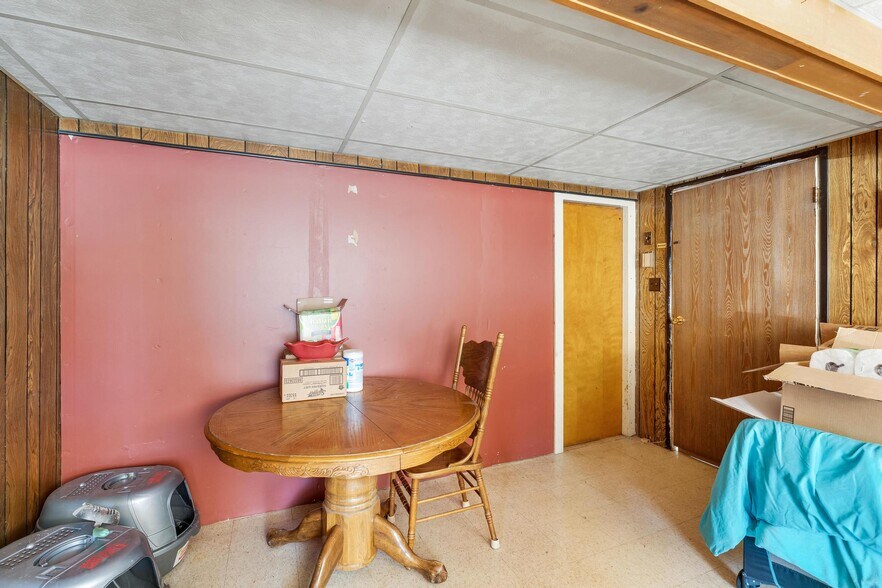 More Photos Of 485 S 100 W, Milford Hotel For Sale