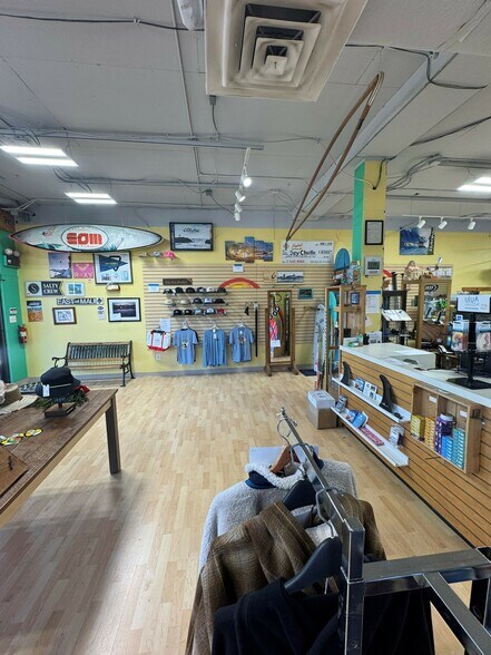 More Photos Of 2444 Solomons Island Rd, Annapolis General Retail For Sale