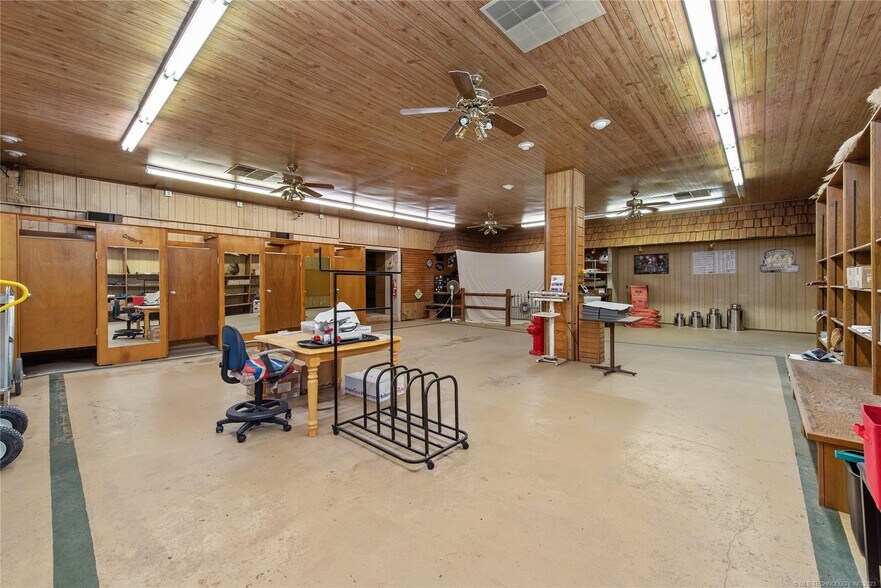 More Photos Of 1509 N Main St, Muskogee Freestanding For Sale