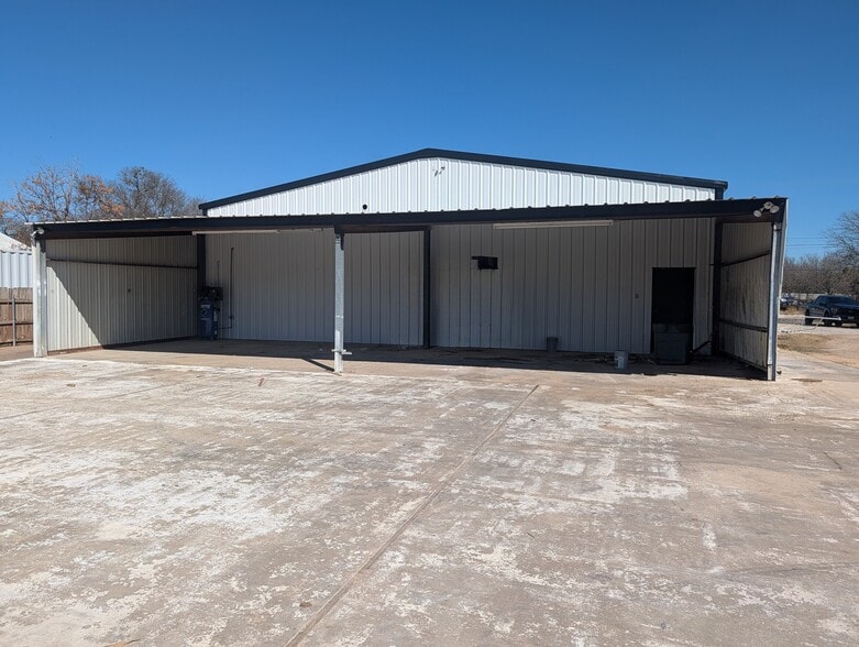 More Photos Of 365 Val Verde Rd, McGregor Office For Sale
