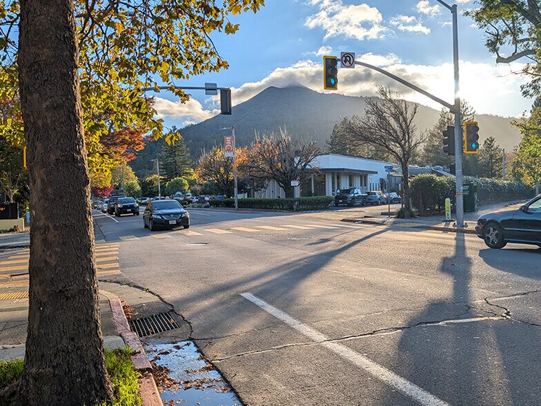 More Photos Of 802 College Ave, Kentfield Office For Sale