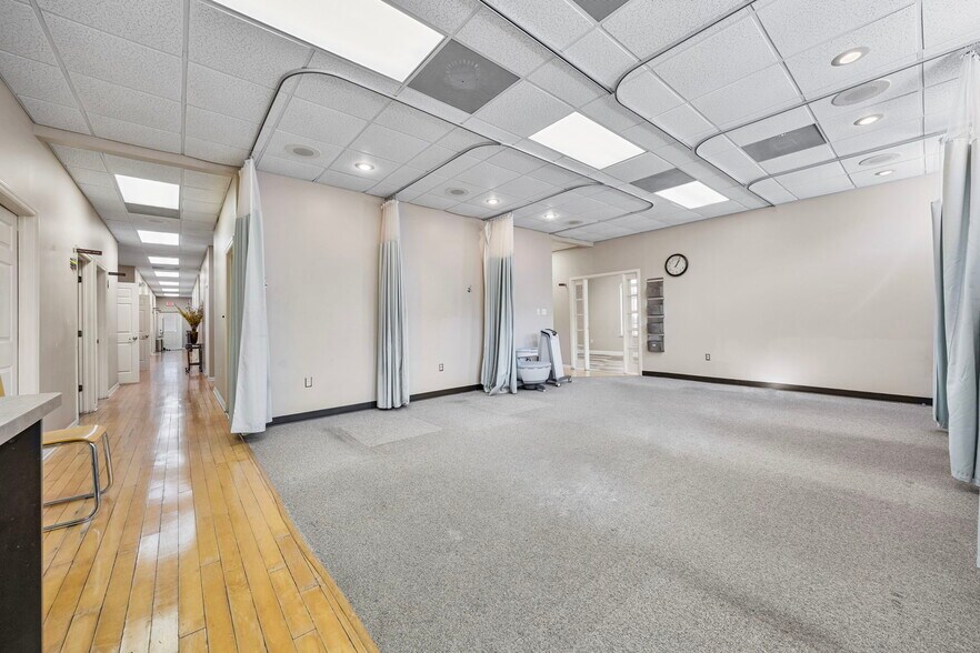 More Photos Of 14522 University Point Pl, Tampa Medical For Sale