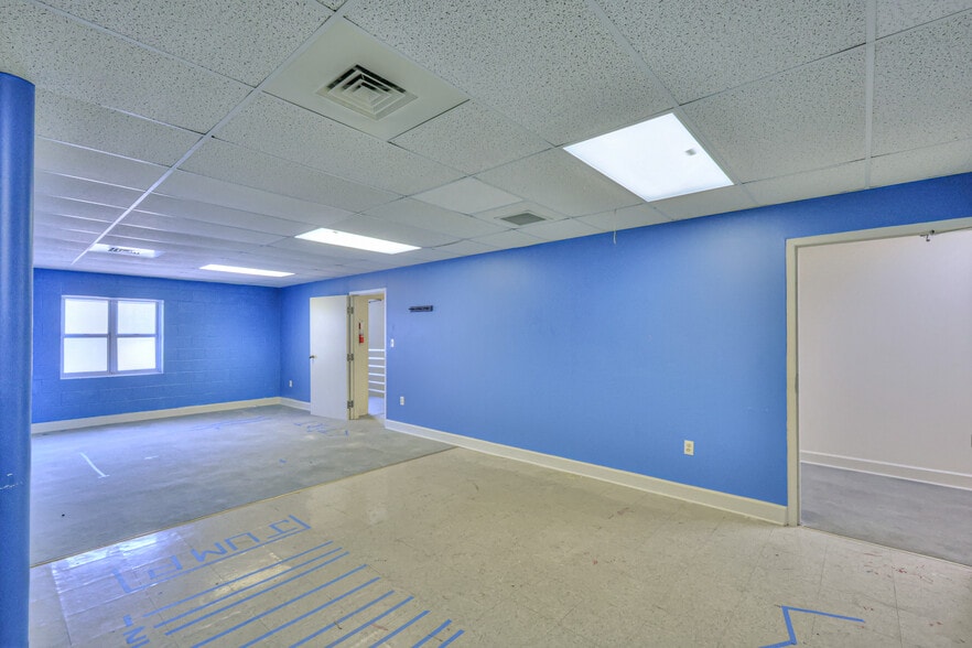 More Photos Of 228 S Military Ave, Lawrenceburg Religious Facility For Sale