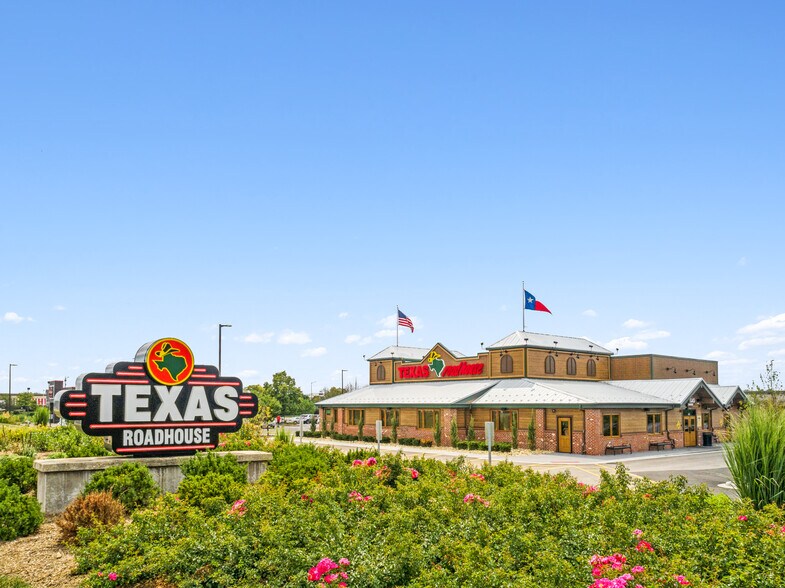 More Photos Of 986 N Route 59, Aurora Restaurant For Sale