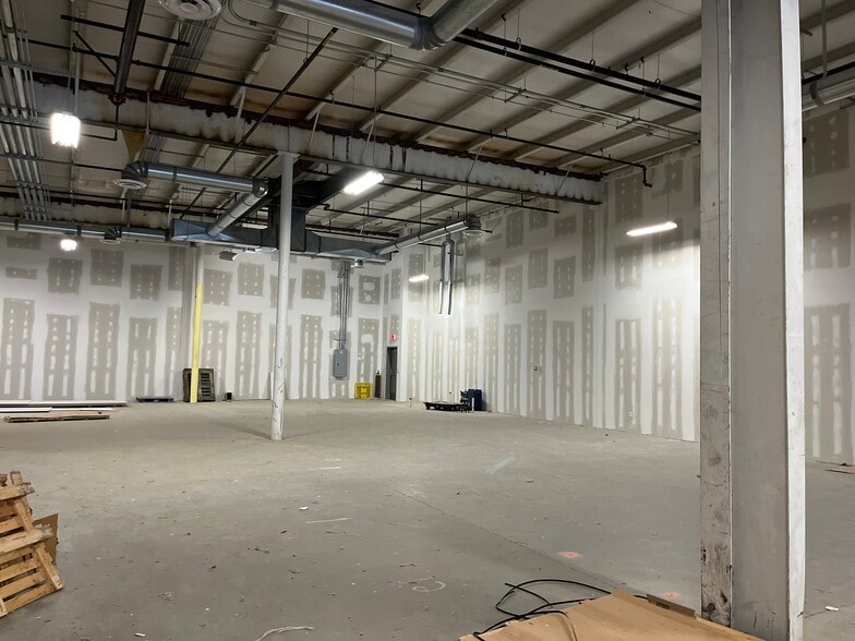 More Photos Of 40-66 Pershing Dr, Derby General Retail For Lease