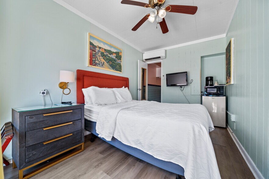 More Photos Of 741 Park Ave, Hot Springs Hotel For Sale