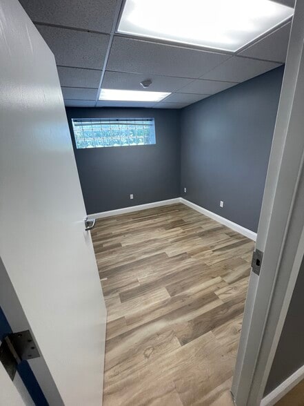 More Photos Of 24 Snake Hill Rd, North Scituate Manufacturing For Lease