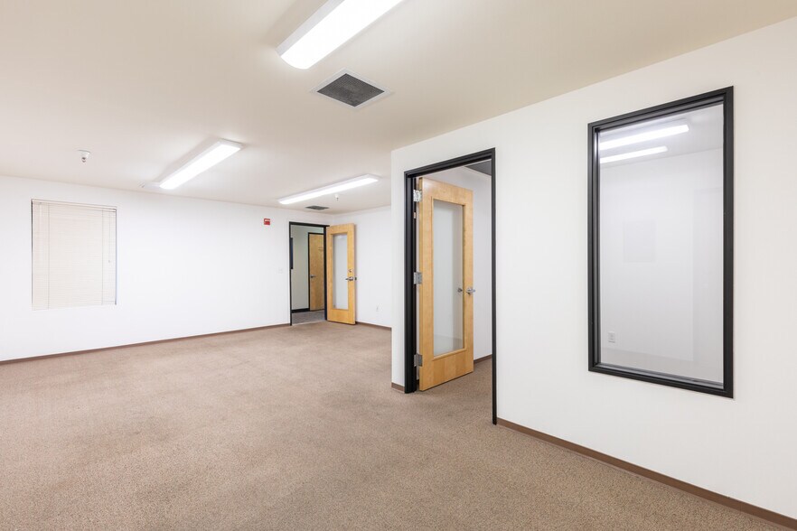 More Photos Of 6050 Commerce Blvd, Rohnert Park Office For Sale