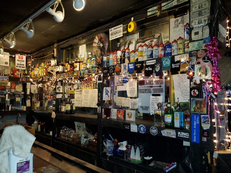 More Photos Of 2131 Central Ave, Charlotte Bar For Lease