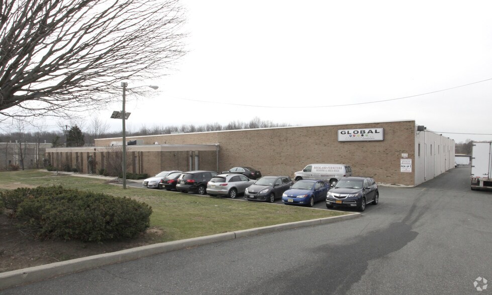 More Photos Of 47 6th St, East Brunswick Manufacturing For Lease