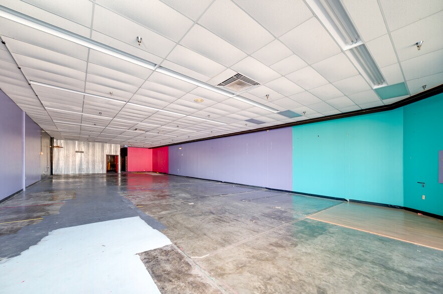 More Photos Of 1520 E Greenville St, Anderson Freestanding For Sale