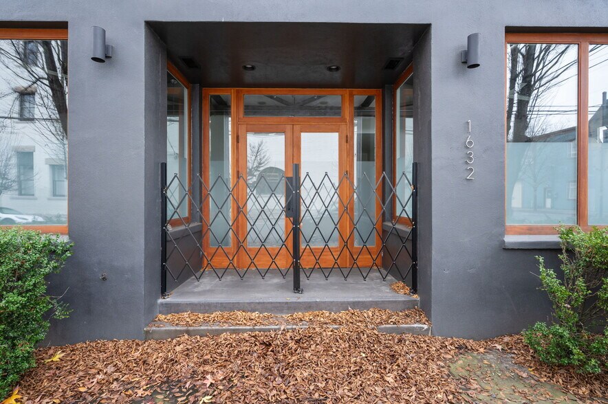 More Photos Of 1632 NW Thurman St, Portland Showroom For Lease