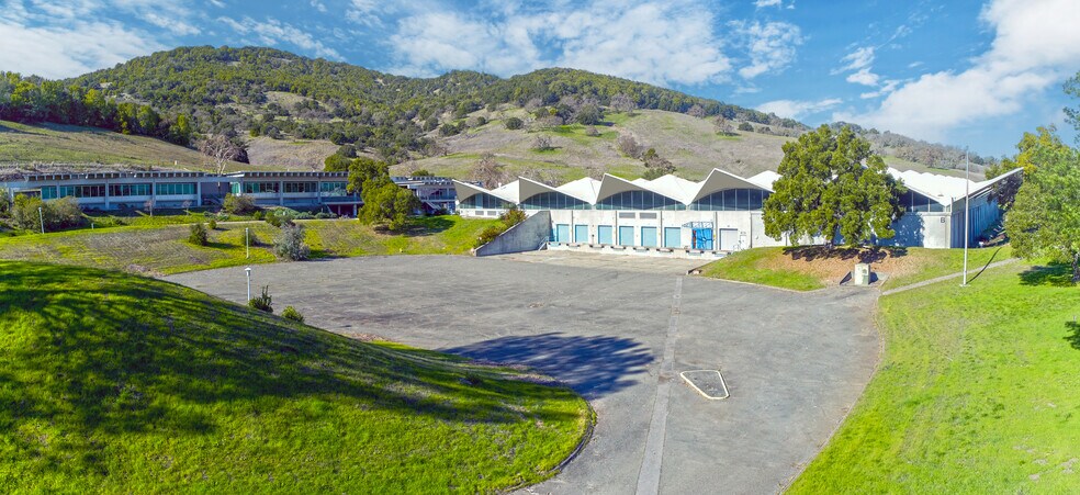 More Photos Of 8171 Redwood Blvd, Novato Warehouse For Sale