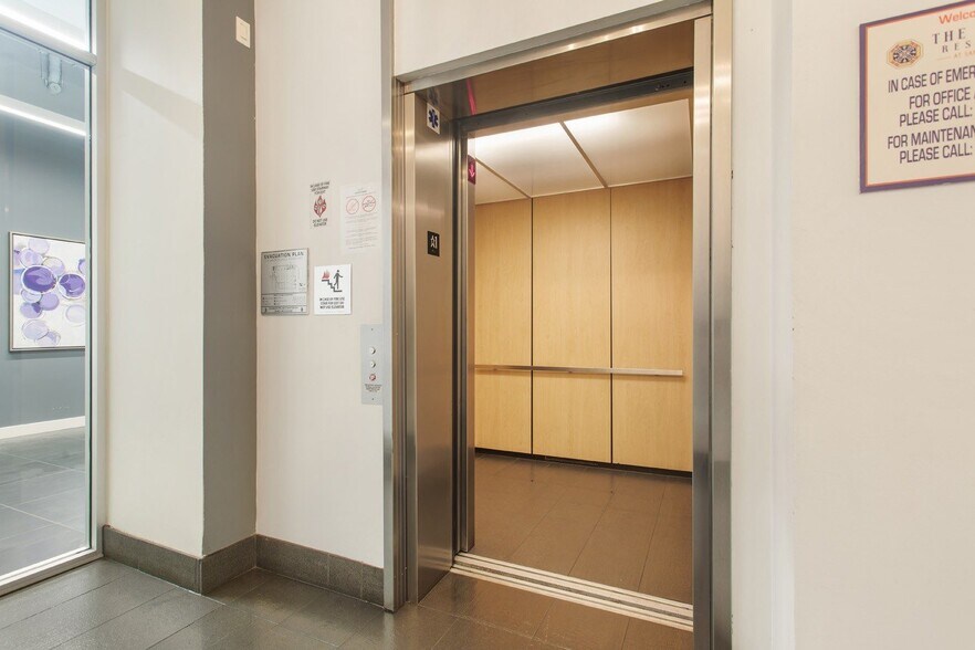 More Photos Of 214 Santa Monica Blvd, Santa Monica Apartments For Lease