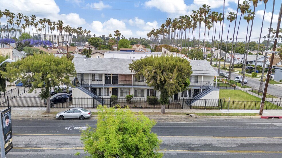 Primary Photo Of 3101 W 48th St, Los Angeles Apartments For Sale